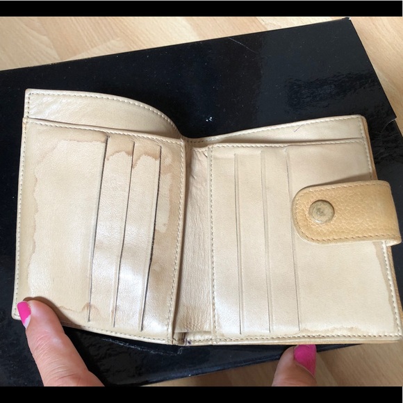 💰SOLD-Authentic Chanel Caviar leather CC bifold wallet - Picture 6 of 8